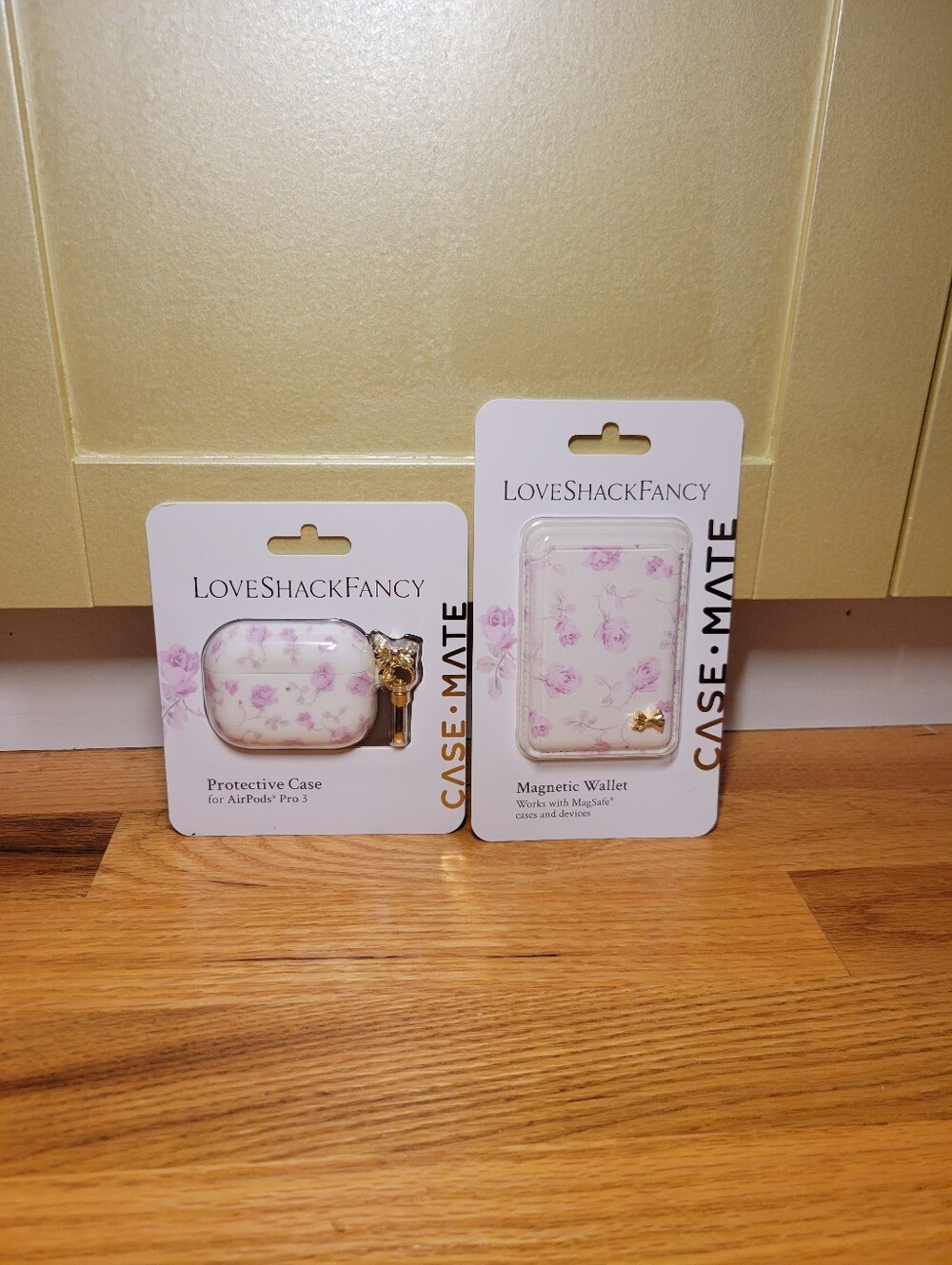 NWT LoveShackFancy x CaseMate Tech Set AirPods Case Wallet Set Ribbon Rosa Flora